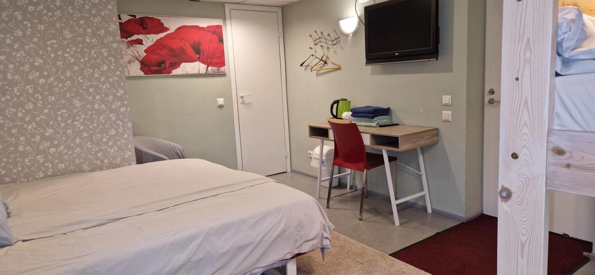 Freedom65 Hostel&Caravan Tallinn Buitenkant foto