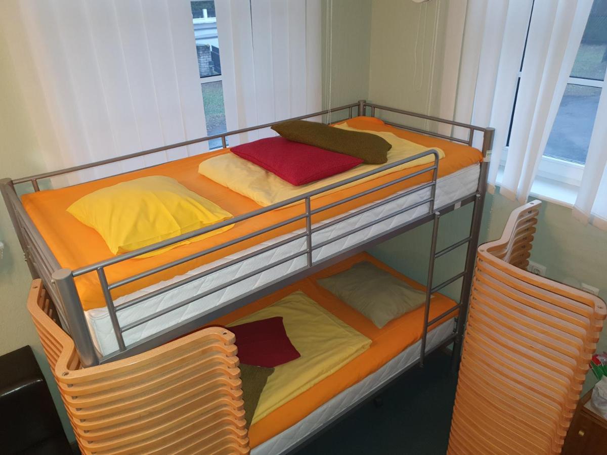 Freedom65 Hostel&Caravan Tallinn Buitenkant foto
